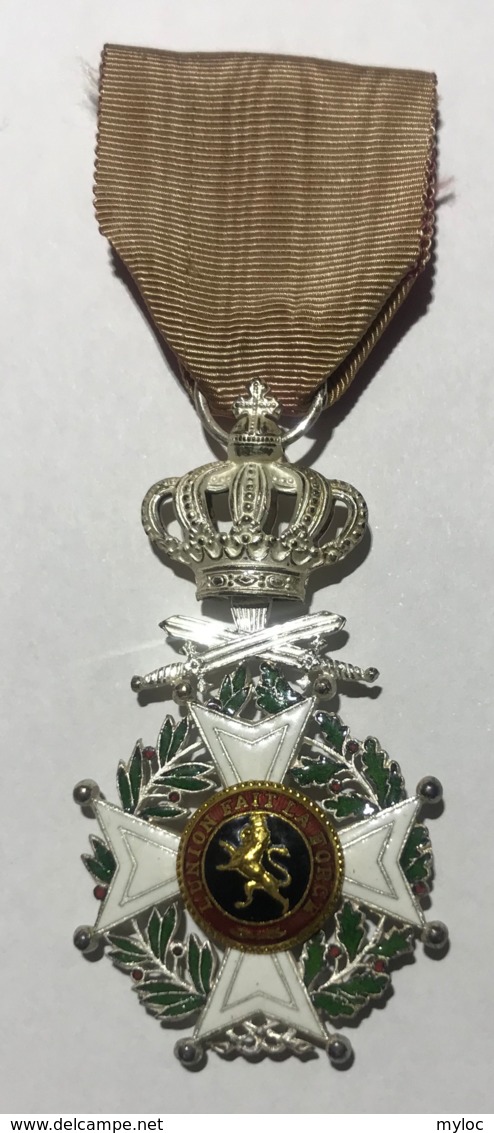 Militaria. Médaille Décoration Belge. Chevalier à L'Ordre De Léopold I à Titre Militaire. Ruban Défraichi. - Belgique
