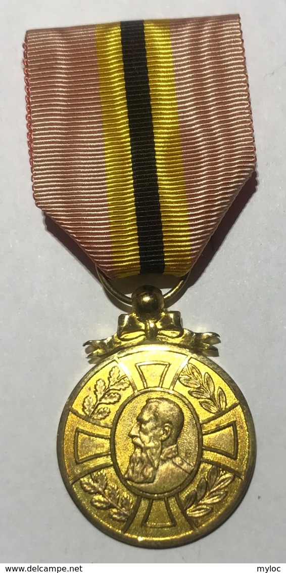 Médaille Décoration Commémorative Du Régne De Leopold II 1865-1909. Ruban Défraichi. - Belgique