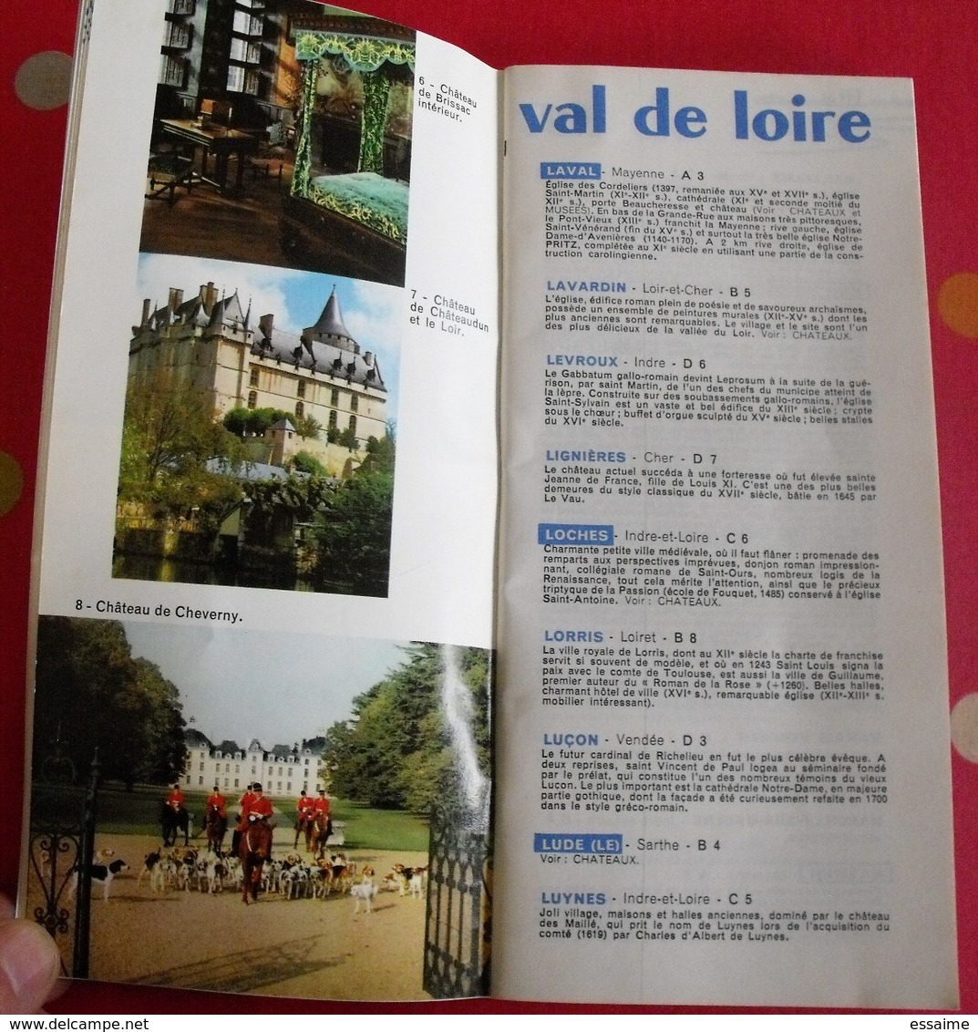 Val de Loire. Pays des chateaux. 1963. memento des communes et photos