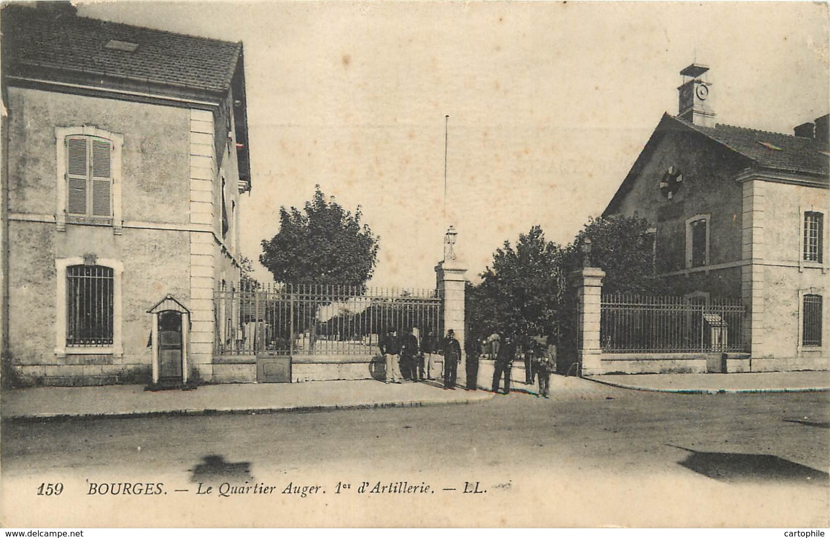 18 - LOT de 24 cpa de BOURGES écrites par le soldat Jean Sotty d'Oudry (71) de 1915 à 1918 en garnison au 1er RA