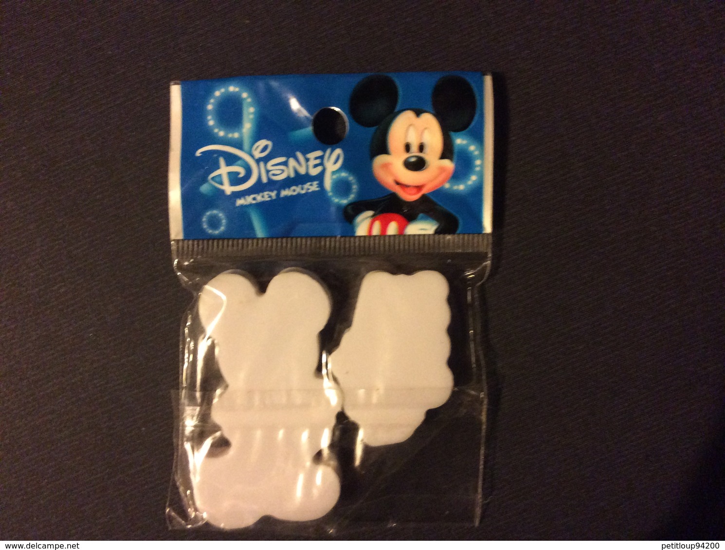 2 GOMMES BLISTER WALT DISNEY  Mickey Mouse  ERASERS - Autres & Non Classés