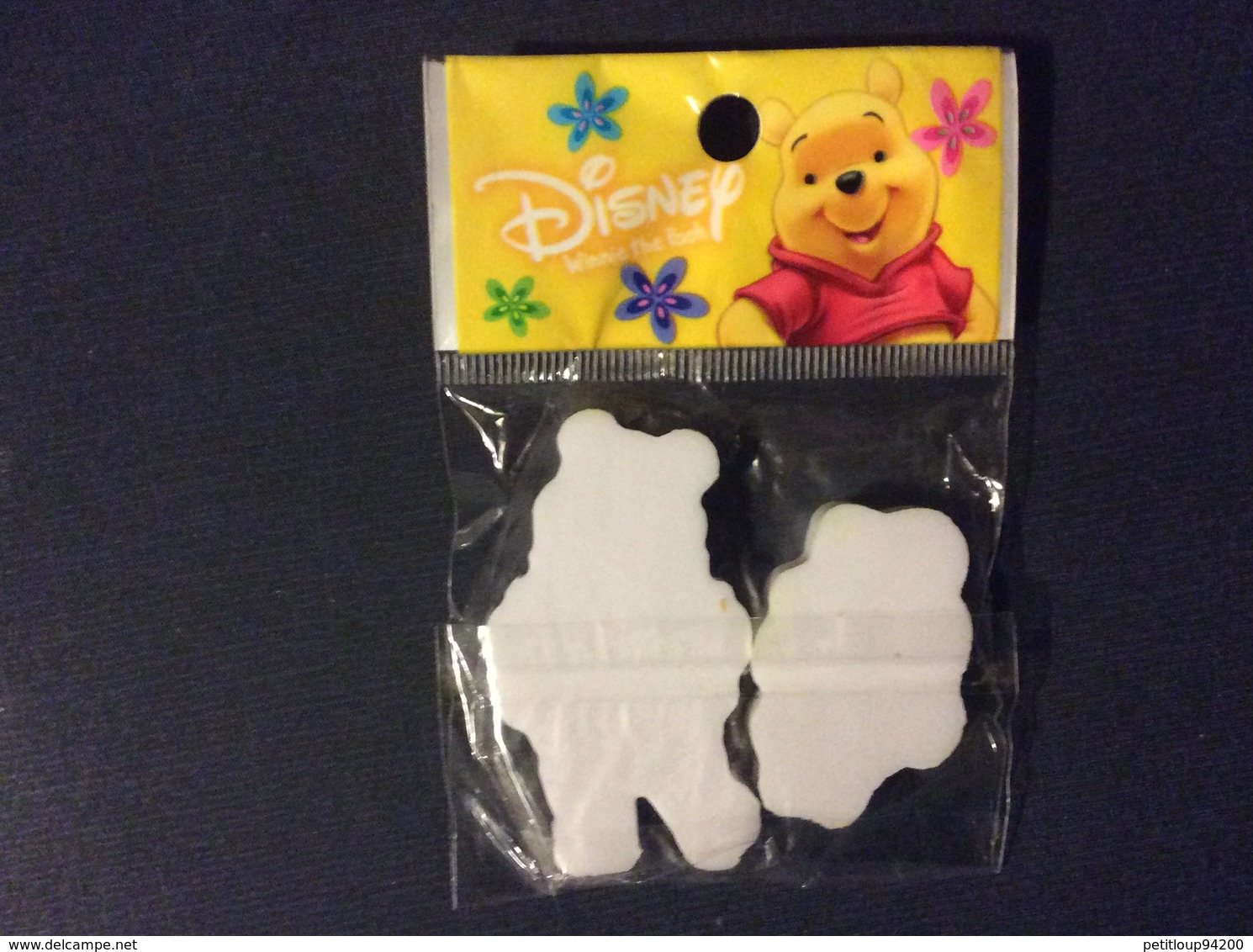 2 GOMMES BLISTER WALT DISNEY  Winnie The Pooh  ERASER - Autres & Non Classés