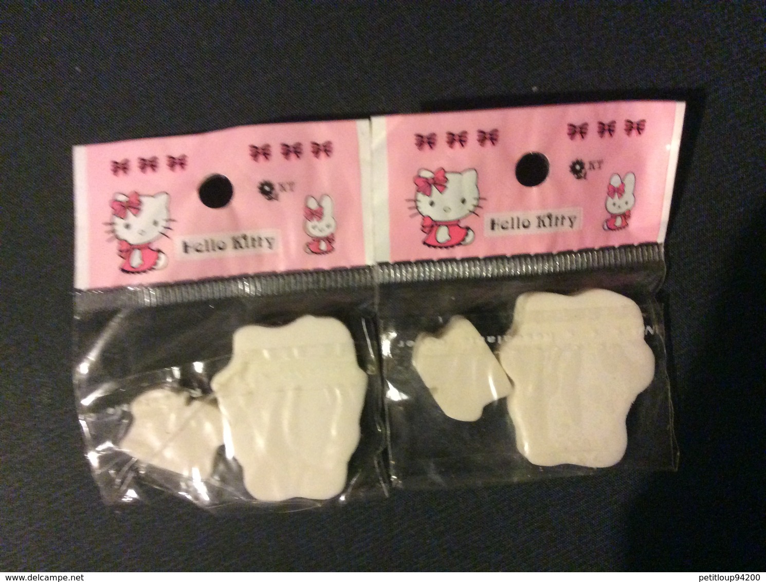 4 GOMMES BLISTERS Hello Kitty - Autres & Non Classés