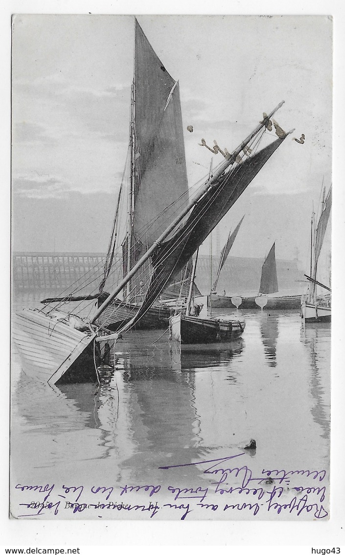 (RECTO / VERSO) BARQUE DE PECHE EN 1909 - N° 2045 - BEAU CACHET - CARTE AFFRANCHIE A HOULGATE - CPA VOYAGEE - Houlgate