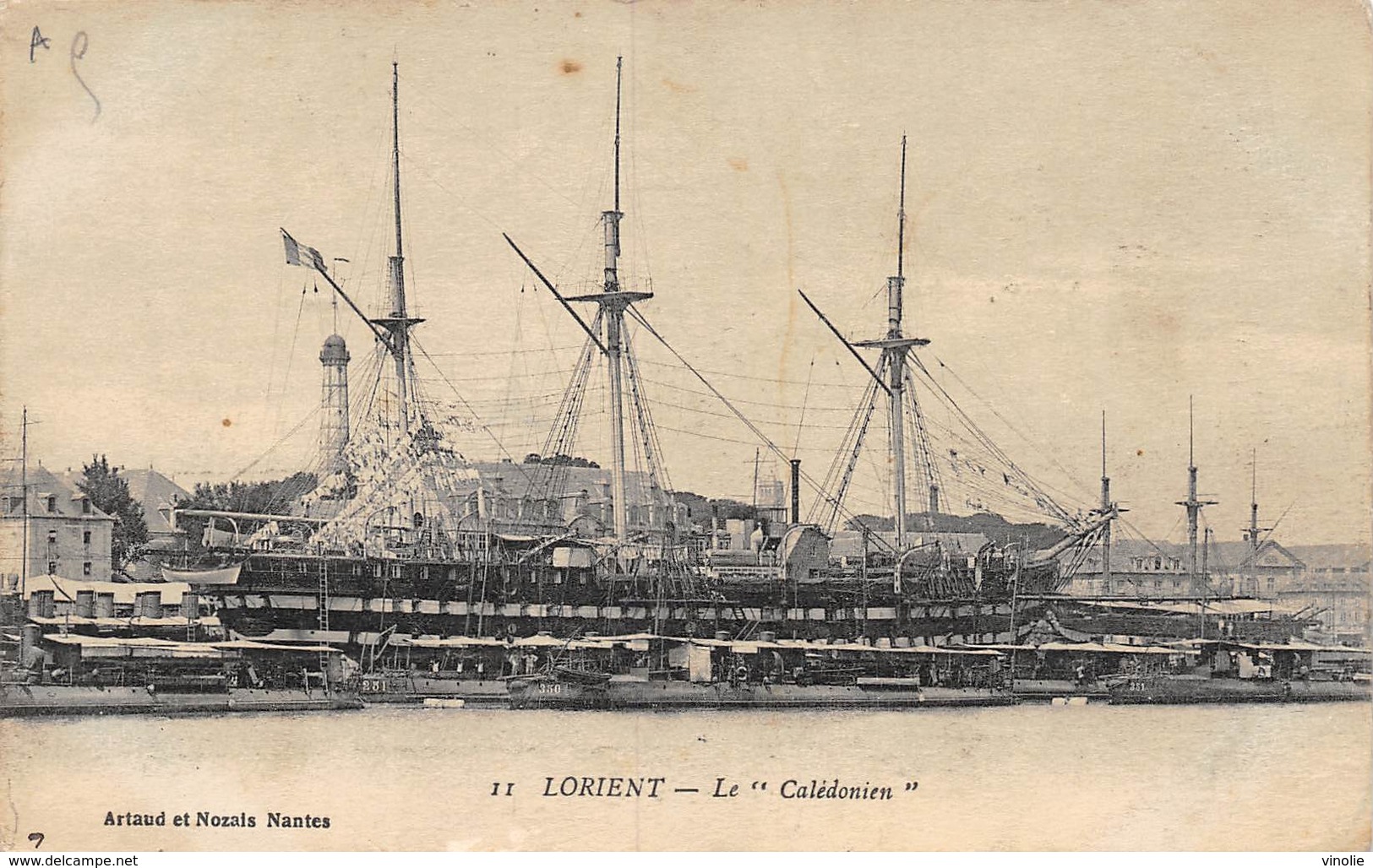 PIE-19-Mo-976 : LORIENT. LE BATEAU  LE CALEDONIEN. - Lorient