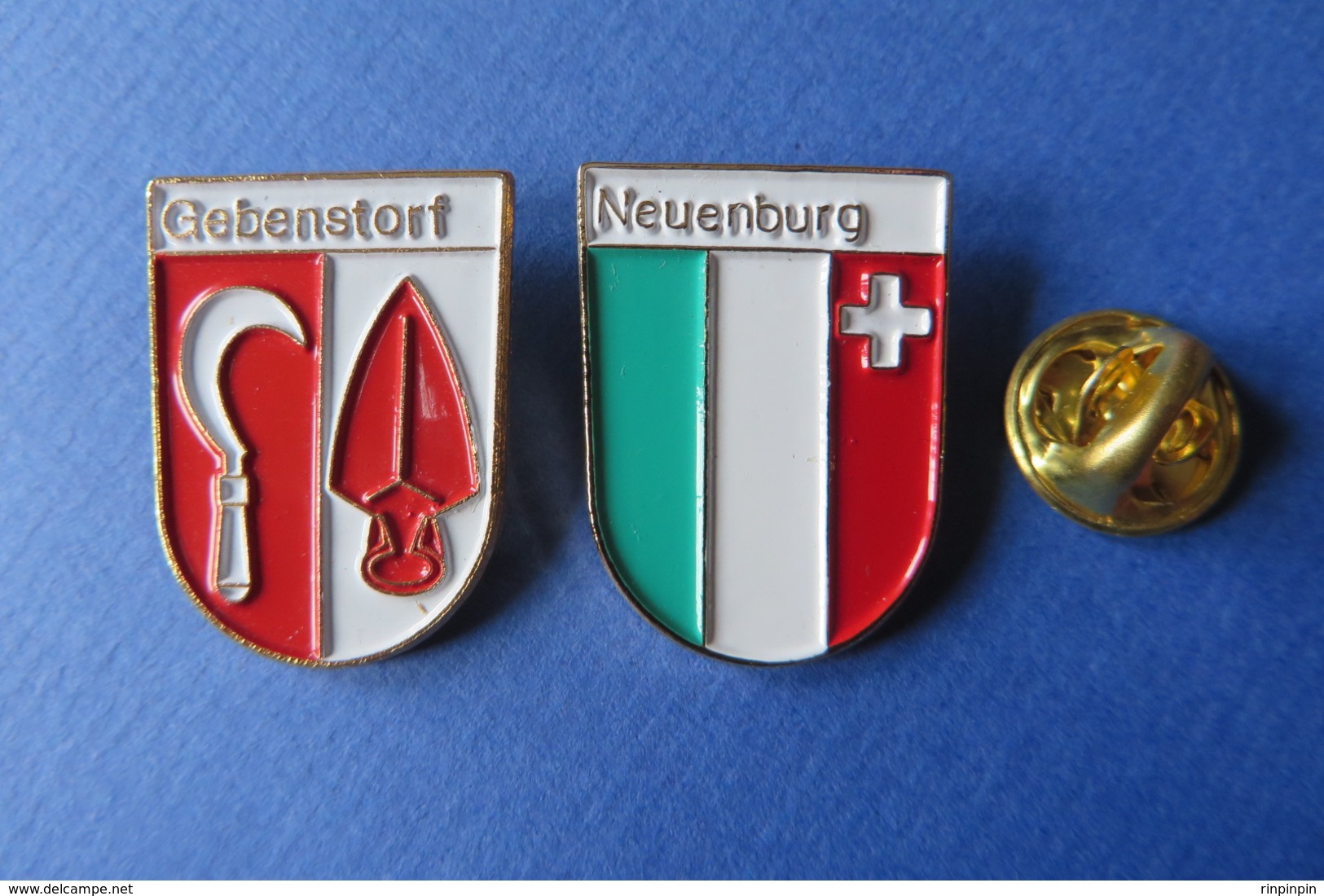 2 Pin's, Ville,Village,GEBENSTORF,NEUENBURG, Blason, Suisse, Wappen, - Villes