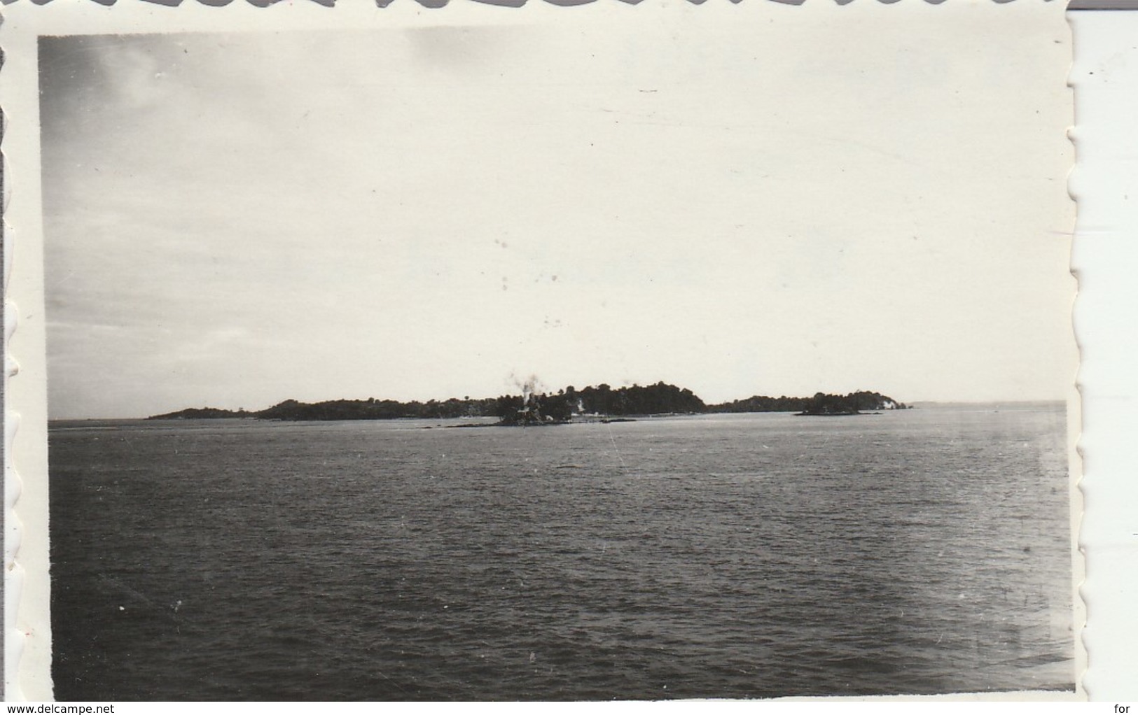 Singapour : Ile Avant D'arriver à Singapour - 1947 - Prise Du Bateau - Ile De France ( Format 8,5cm X 5,7cm ) - Luoghi