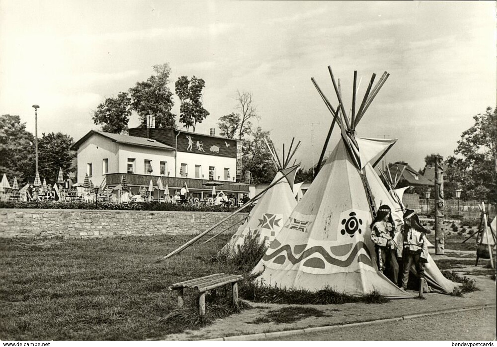 BERNBURG, Saale, HO-Eiscafé Bärenburg Mit Indianerdorf (1970s) AK - Bernburg (Saale)