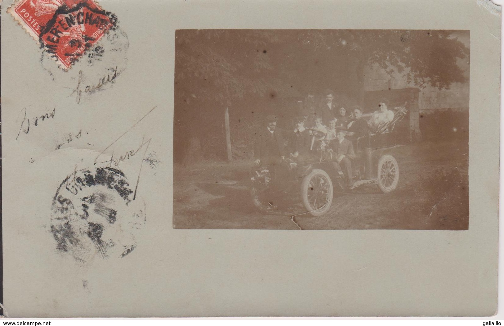 CARTE PHOTO DE FAMILLE DANS UNE BELLE VOITURE SAINT OMER EN CHAUSSEE - Autres & Non Classés