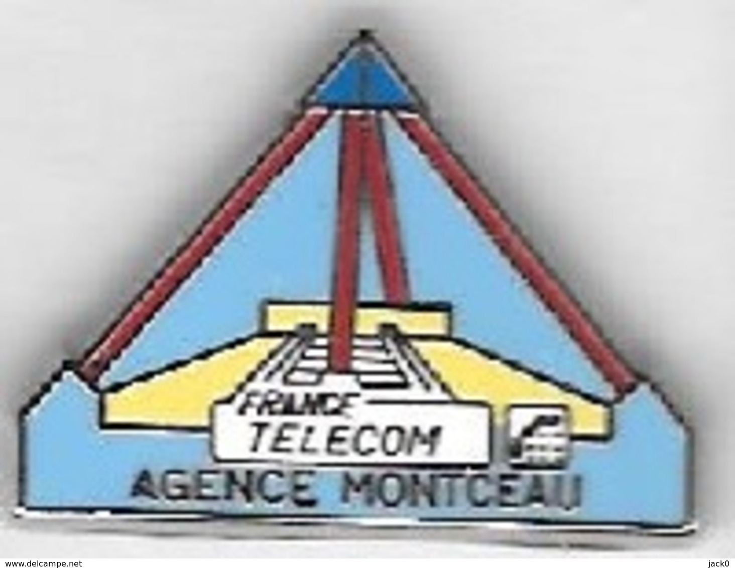 Pin's  Ville, France  Télécom  AGENCE  MONTCEAU  ( 71 ) - France Telecom