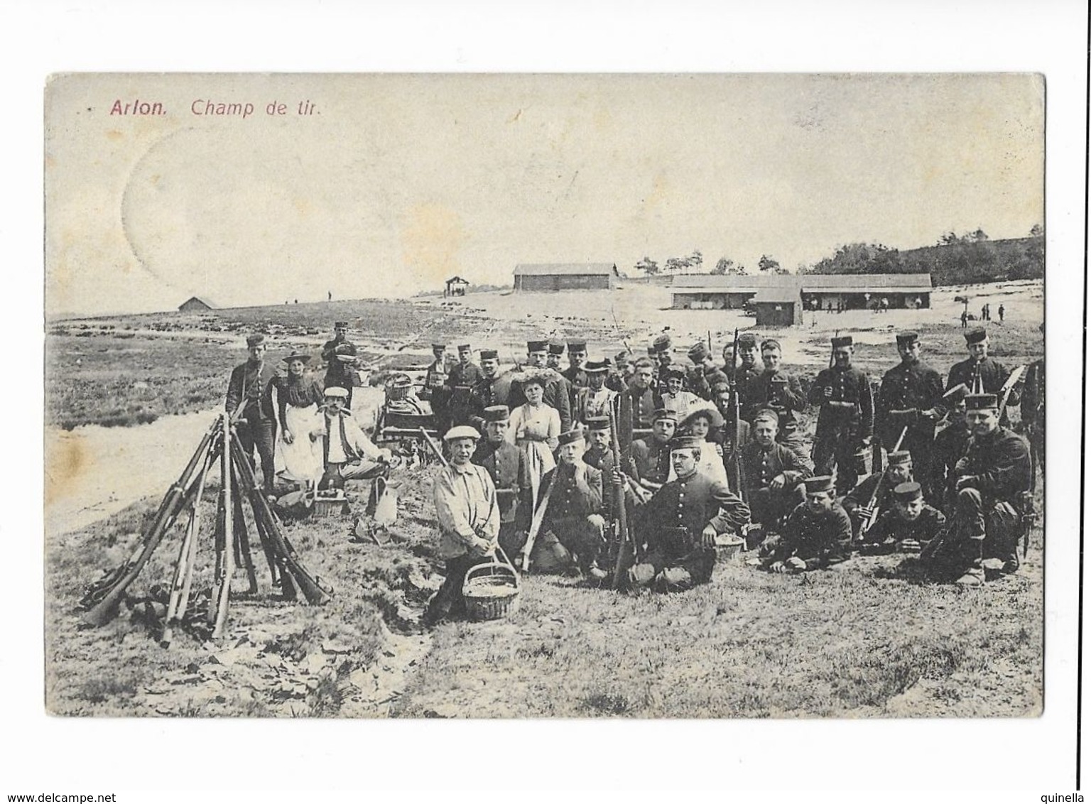 Arlon  ( M 4998 )  Groupe Des Soldats Et Des Civiles  Au Camp De Tir .Top - Arlon