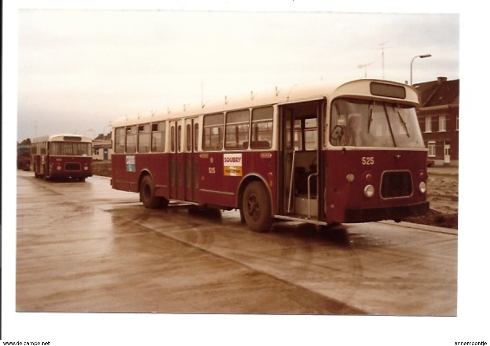 2 Foto's Muizen - Goederenstation Met Autobussen. - Autres & Non Classés