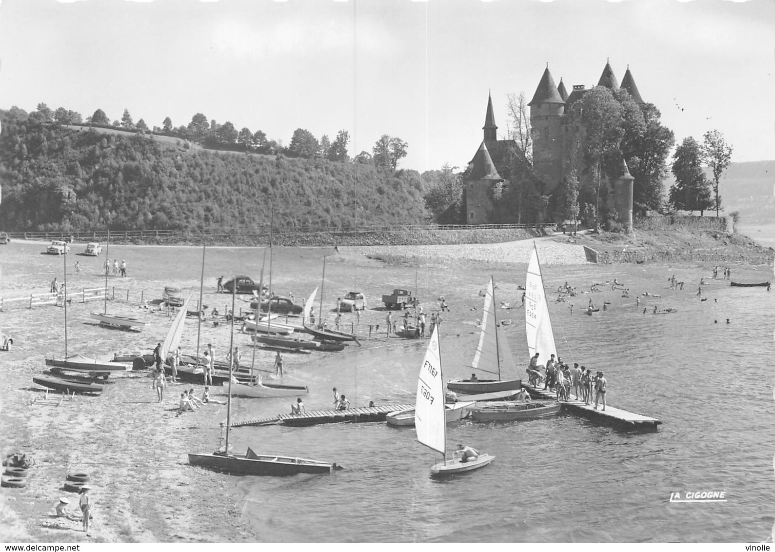 PIE-19-Mo-1034 : ENVIRONS DE BORT LES ORGUES. PLAGE DU CHATEAU DE VAL. BASSE DE YATCHTING-CLUB DE FRANCE. - Autres & Non Classés