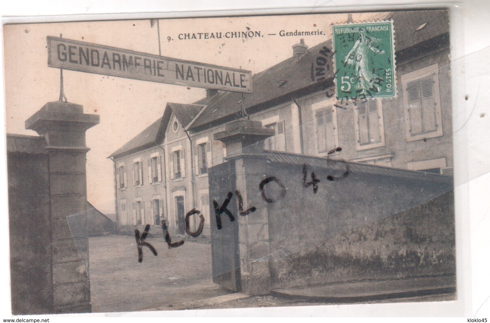 58 CHATEAU CHINON ( Nièvre ) - La Gendarmerie Nationale - Vue Depuis Le Portail Ouvert - CPA N° 9 Généalogie - Chateau Chinon