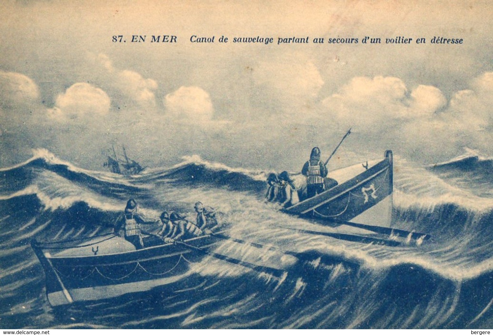 Bateau. CPA. Canot De Sauvetage Partant Au Secours D'un Voilier En Détresse. Série En Mer. - Autres & Non Classés