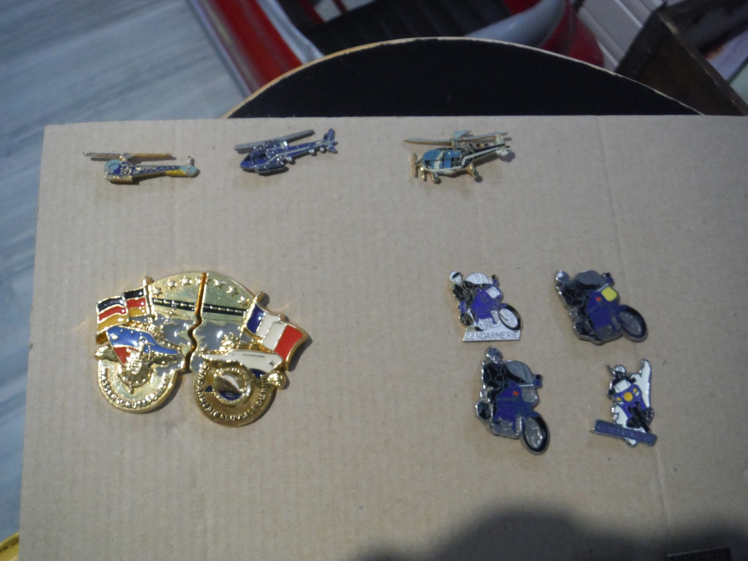 Lot de 180 Pin's Gendarmerie