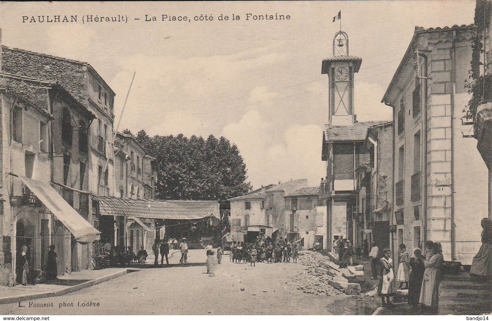 Pauhlan - La Place Coté De La Fontaine - Paulhan