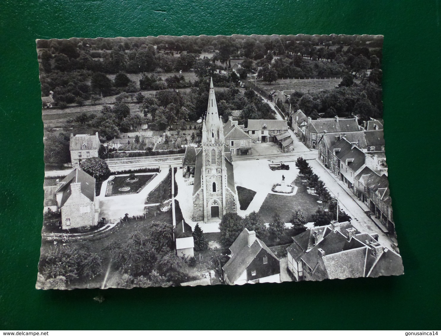 En Avion Au Dessus De ... Notre Dame De Touchet   L'église - Other & Unclassified