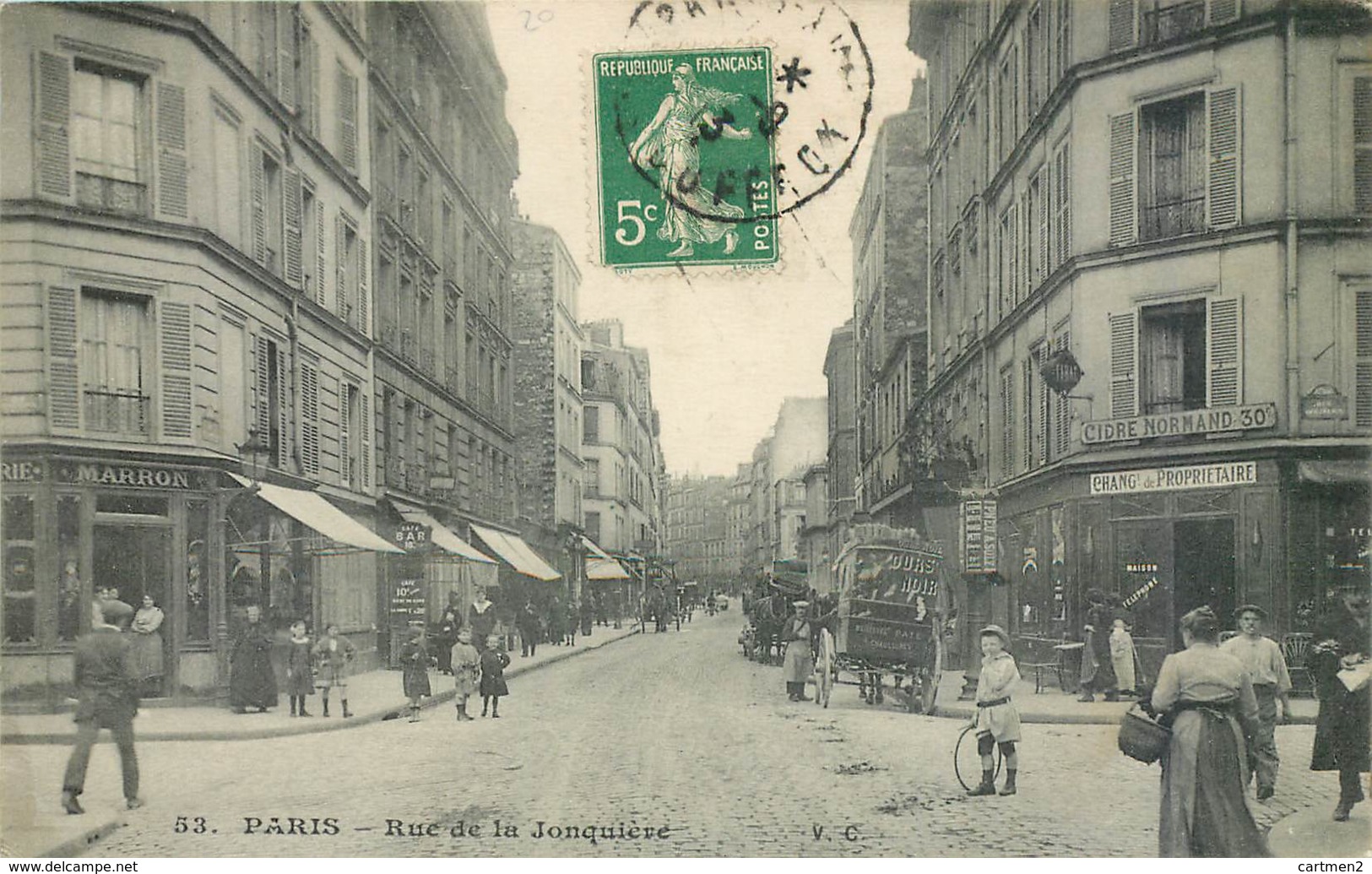PARIS LA RUE DE LA JONQUIERE ANIMEE CAFE DEVANTURE 75017 - Arrondissement: 17