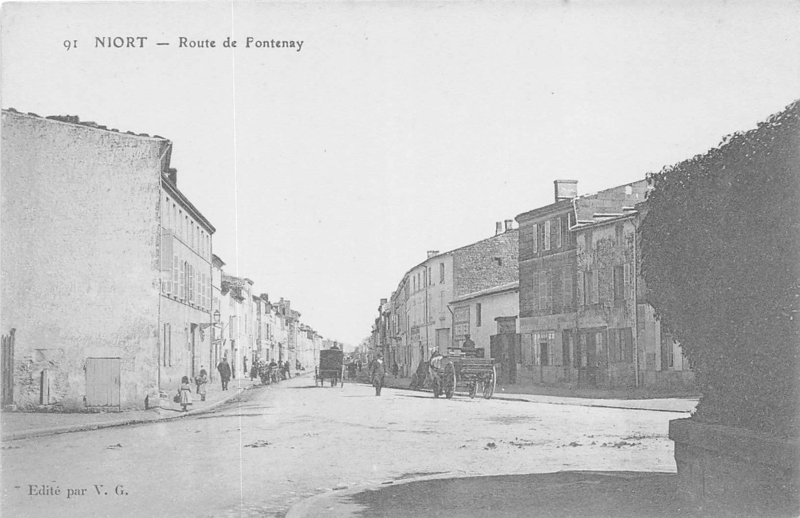 NIORT  -  Route De Fontenay ..animée - Niort