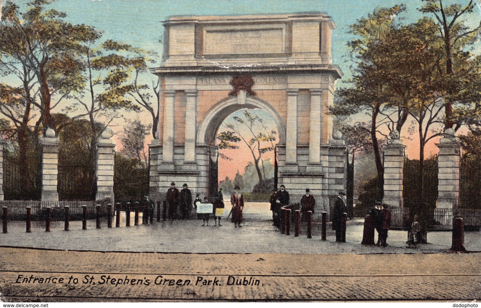 R181335 Entrance To St. Stephens Green Park. Dublin. Philco Series. Series No. 4580. 1927 - Monde