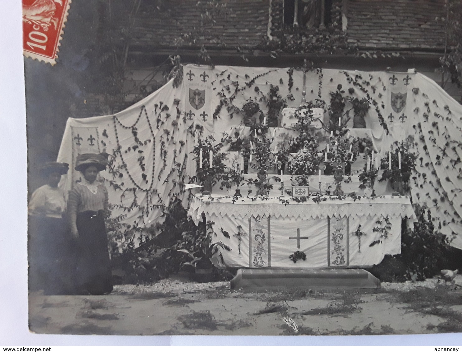 Superbe Et Rare Carte Photo Commune De DORNES Représentant Un Reposoir - Autres & Non Classés