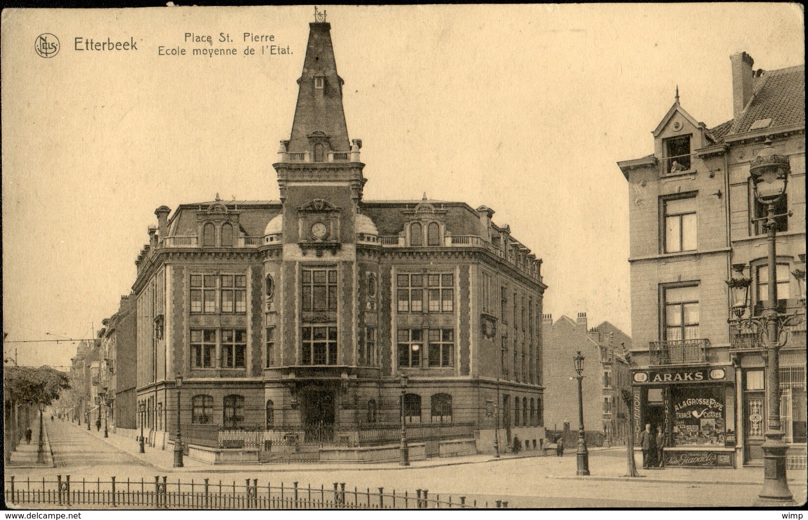 ETTERBEEK :  Place St Pierre - Ecole Moyenne De L'Etat Marchand De Tabac "A La Grosse Pipe" - Etterbeek