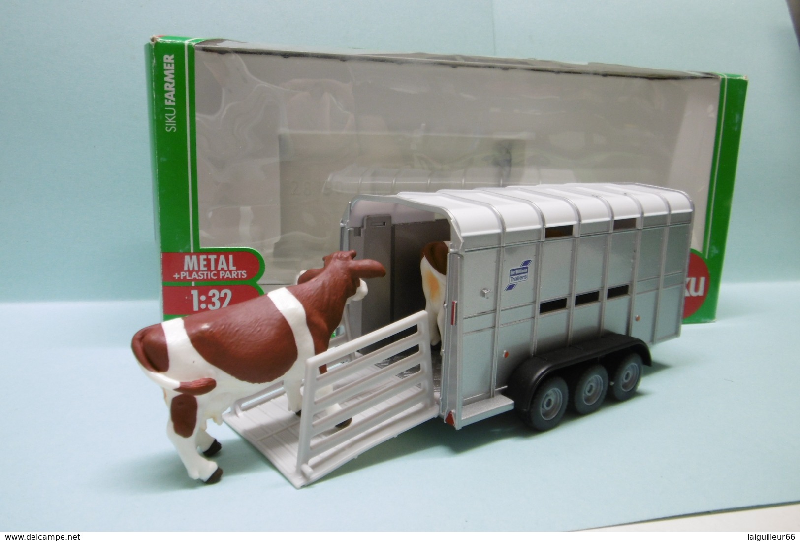 Siku - REMORQUE POUR BETAIL Ifor Williams + 2 Vaches Réf. 2890 Neuf NBO 1/32 - Scale 1:32