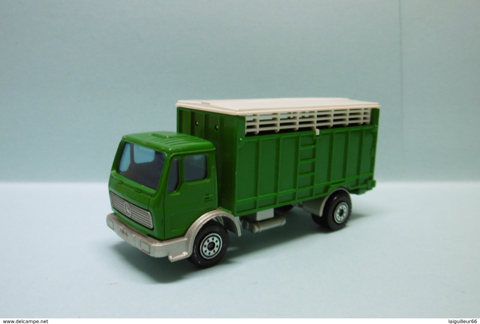 Solido - CAMION BETAILLIERE MERCEDES 1217 K/32 Réf. 373 1/55 - Camions, Bus Et Construction