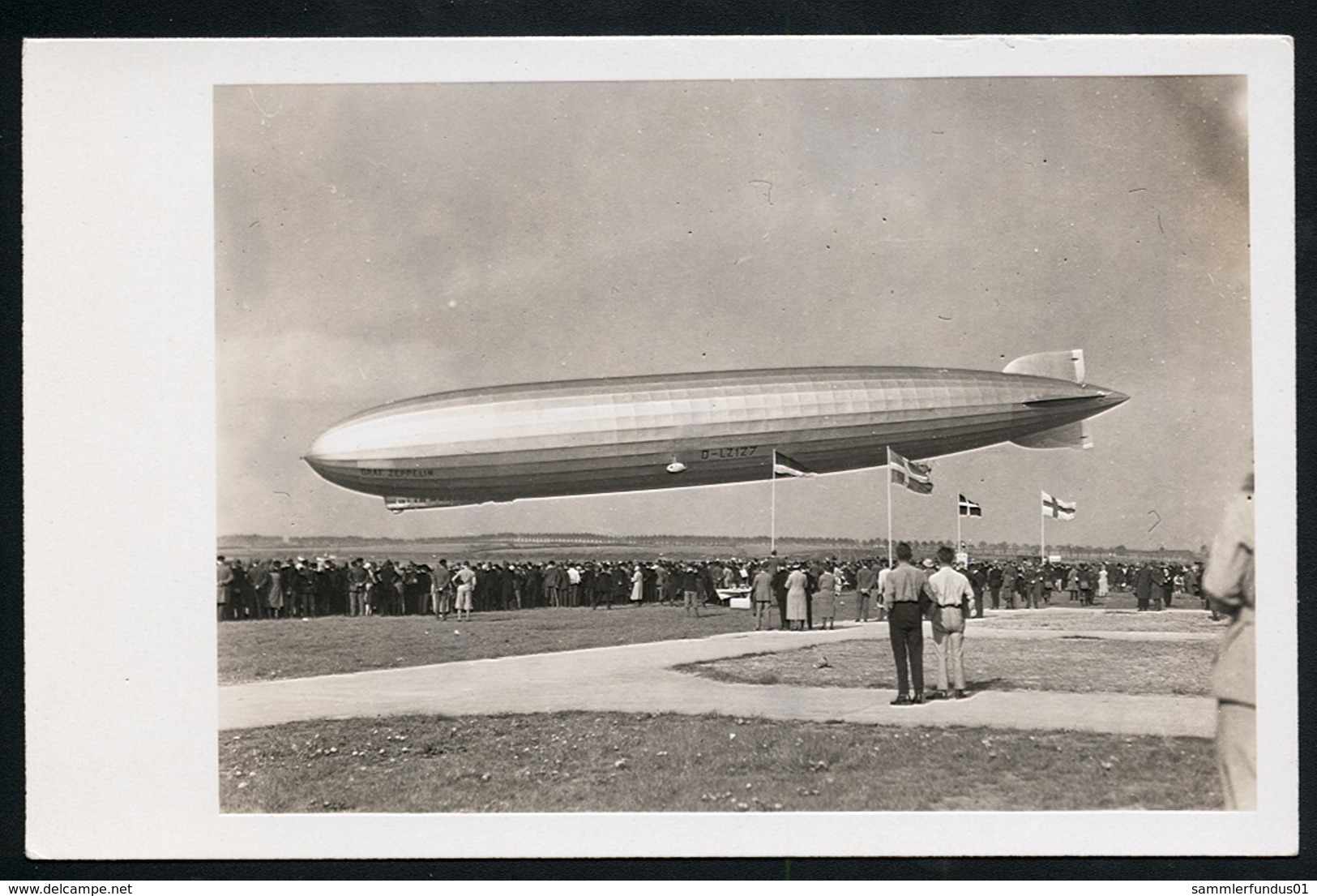 Foto AK/CP  Graf Zeppelin Luftschiff  LZ 127  Landung   Ungel/uncirc.1930er  Erhaltung/Cond. 2  Nr. 00625 - Dirigeables
