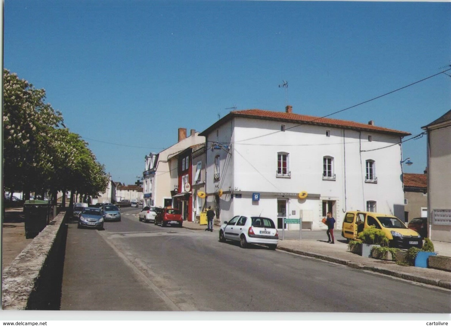 CPM 79 THENEZAY ... Rue Du Général De Gaulle (Livenais SA050518) Bureau De Poste - Thenezay