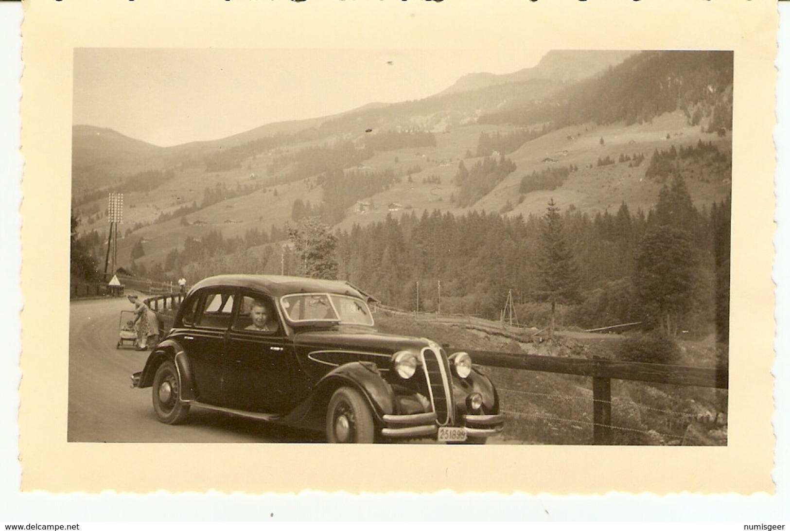 SUISSE  --  BERNE - Sur La Route D'Adelboden ( Photo: Format 12 X 7.5 ) - Lieux