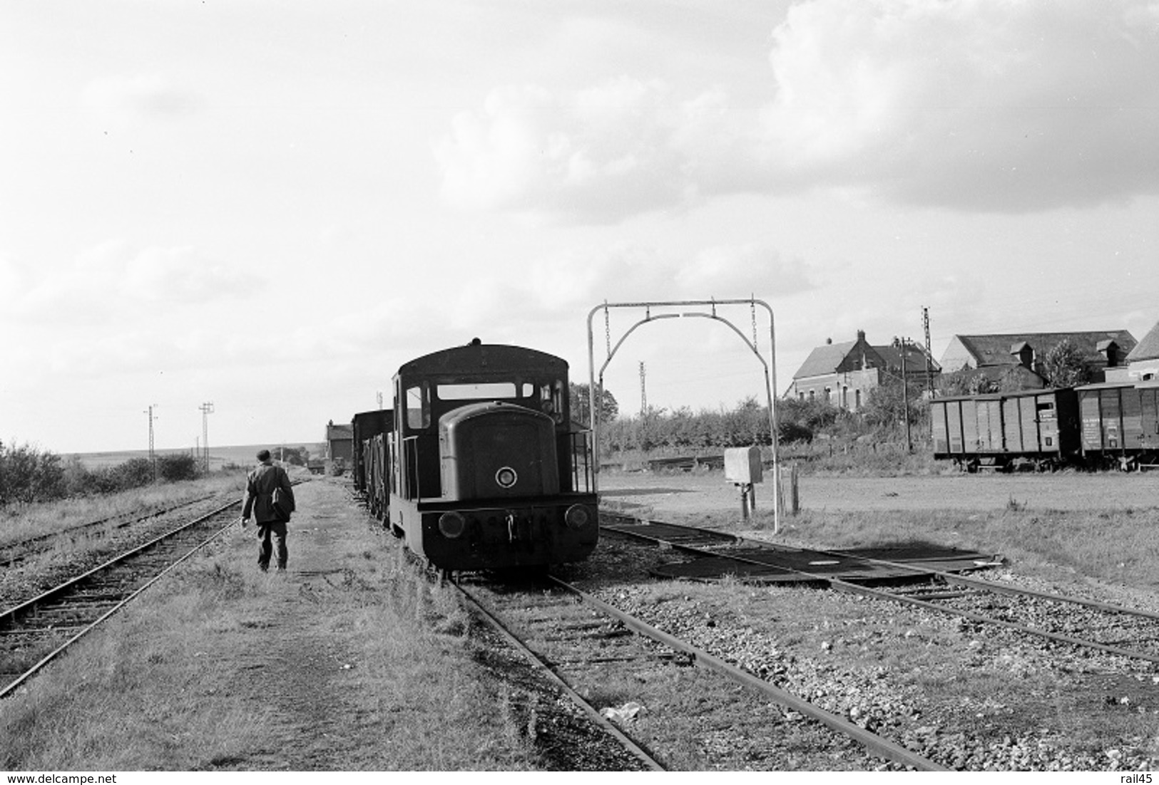 Hervilly. VFIL. Ligne Saint-Quentin - Vélu. Cliché Jacques Bazin. 05-10-1955 - Trains