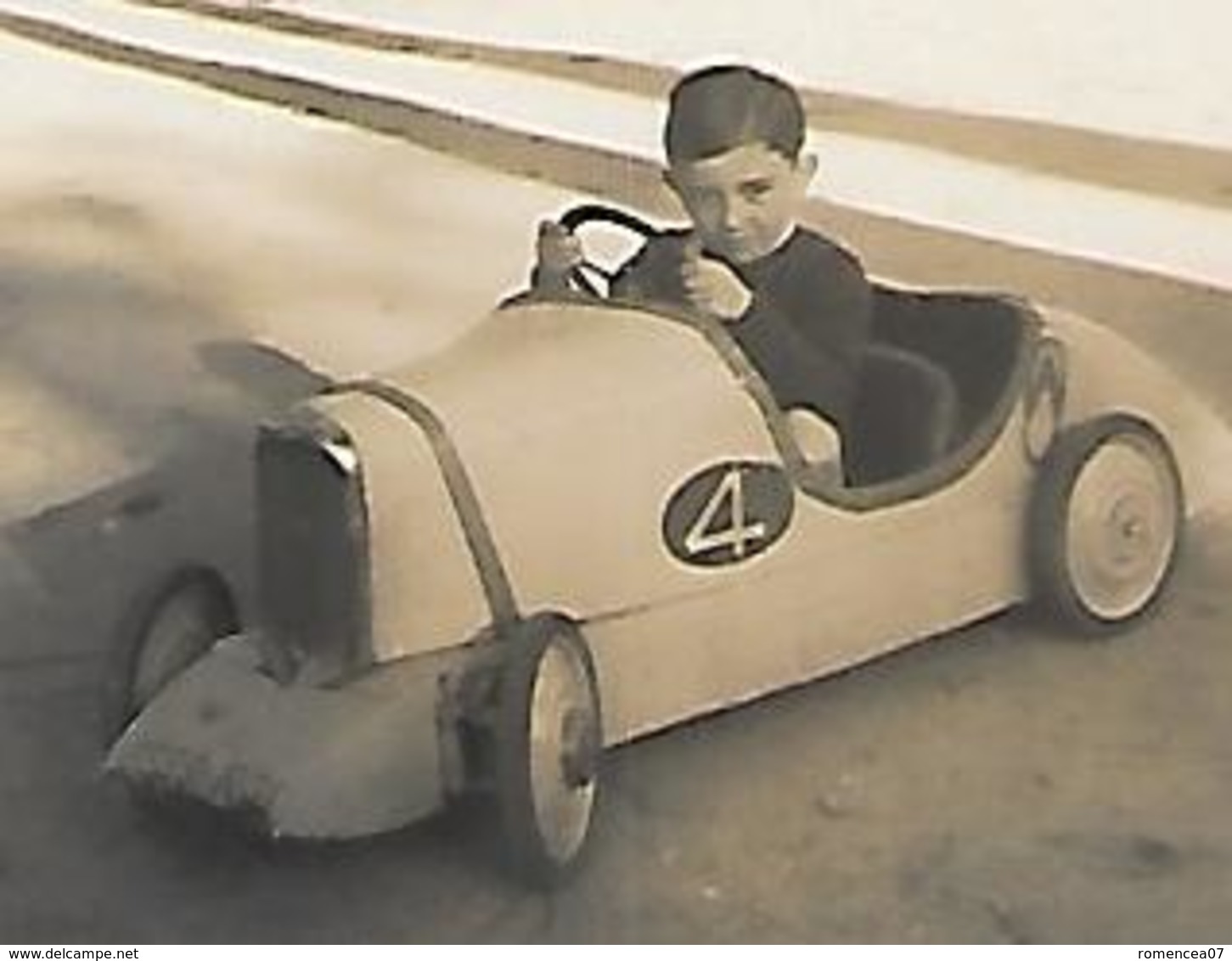 ENFANT Et Sa VOITURE à PEDALES - Lot De 4 Photographies Vers 1950 - Jouet, Jeu - A Voir ! - Automobiles