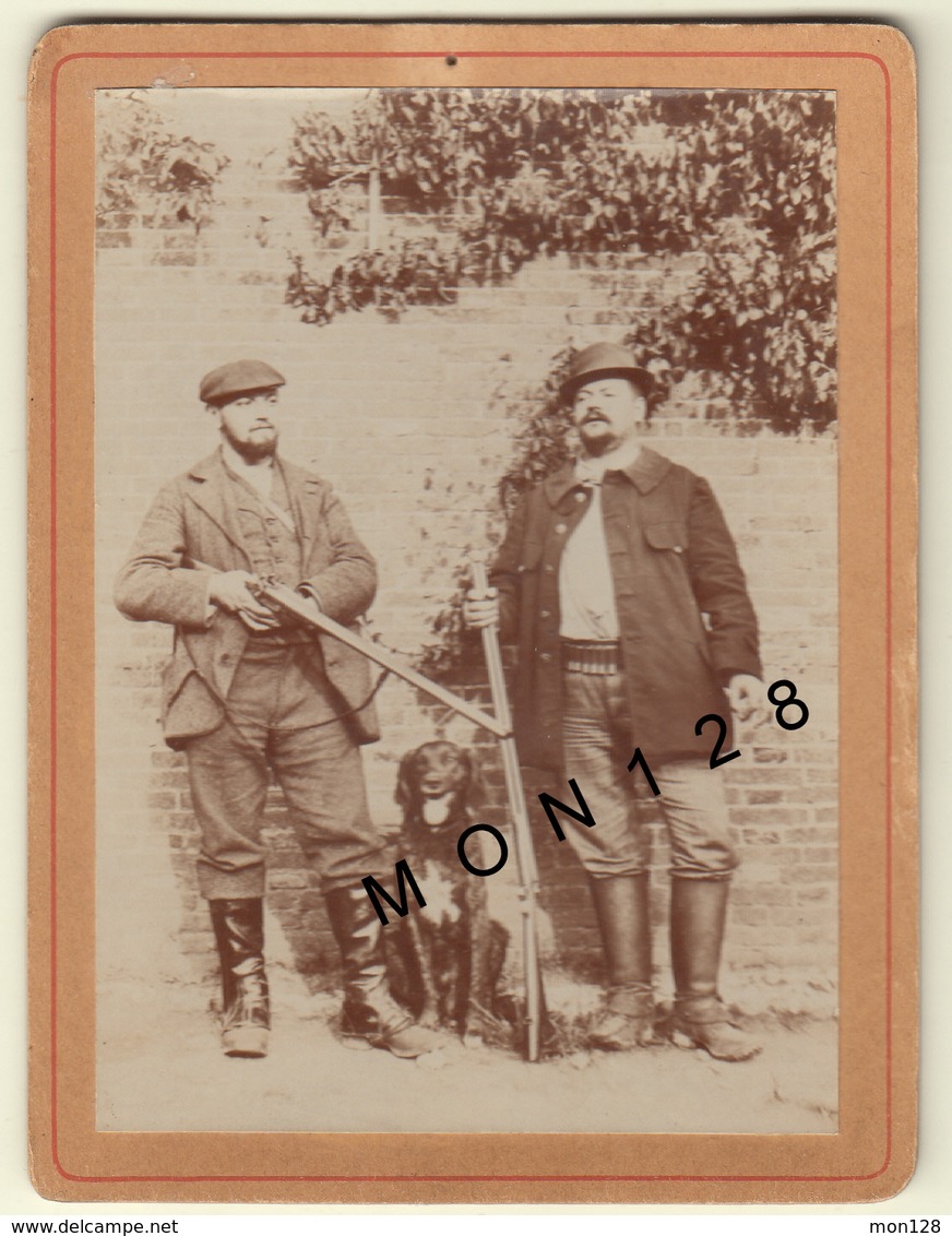 CHASSEURS FUSILS CHIEN - VIEILLE PHOTO 8x11 Cms COLLEE SUR CARTON DUR - Oud (voor 1900)