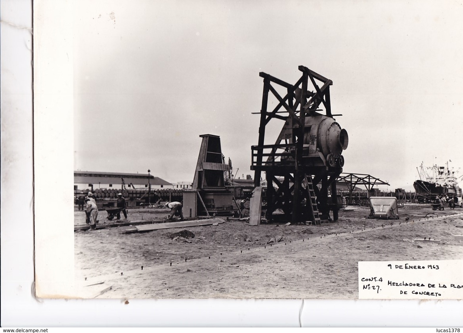 PEROU / LIMA / PORT DE CALLAO /  TRES BELLE SERIE DE 6 GRANDES PHOTOS / PLANTA DE PRETENSADO / JANVIER 1963 / A VOIR - Plaatsen