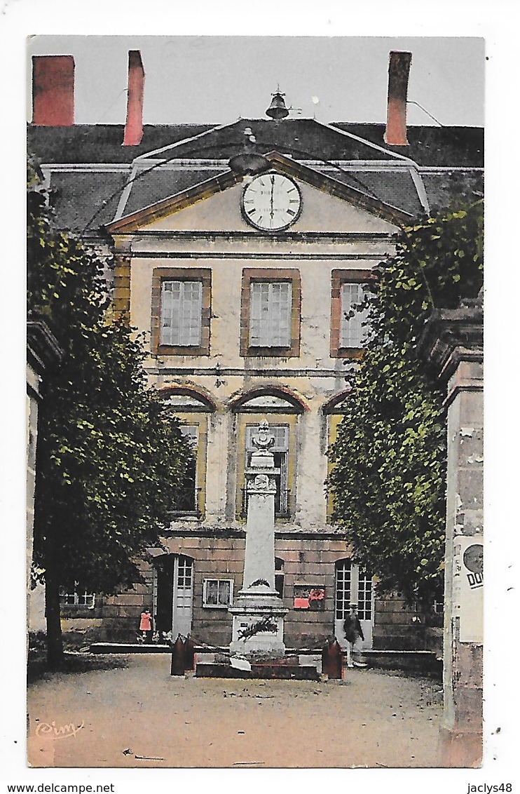 COMBRONDE  (cpsm 63)   L'Hôtel De Ville Et Le Monument    -  L 1 - Combronde