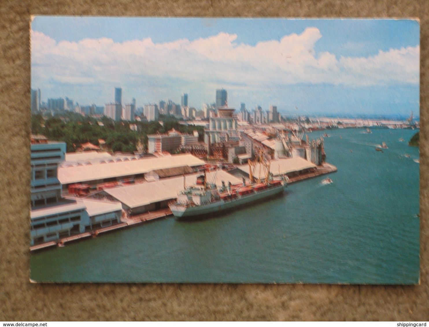 SINGAPORE HARBOUR - Cargos