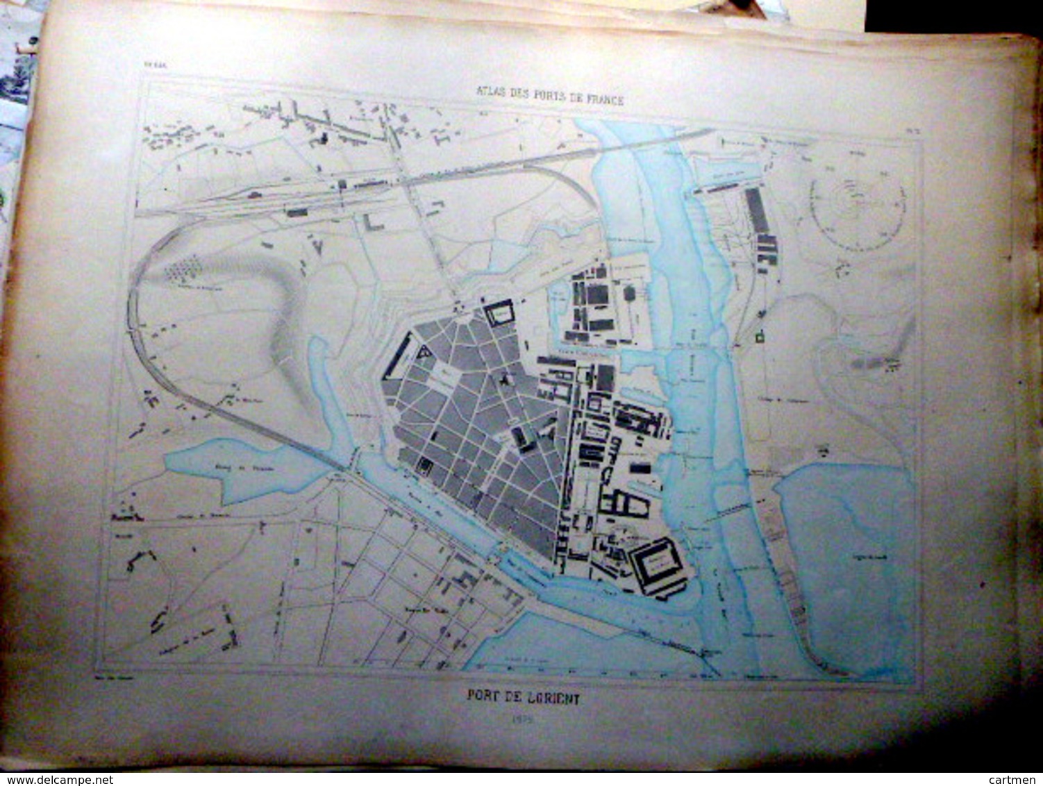 56 LORIENT  PLAN DU PORT ET DE LA VILLE  EN 1879 DE L'ATLAS DES PORTS DE FRANCE 49 X 67 Cm - Cartes Marines