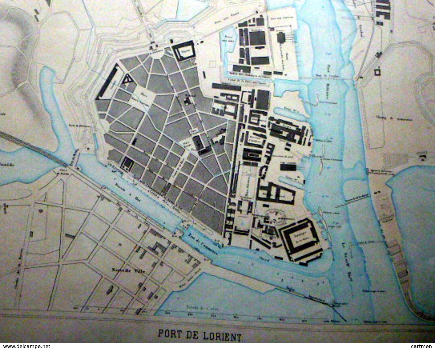 56 LORIENT  PLAN DU PORT ET DE LA VILLE  EN 1879 DE L'ATLAS DES PORTS DE FRANCE 49 X 67 Cm - Cartes Marines