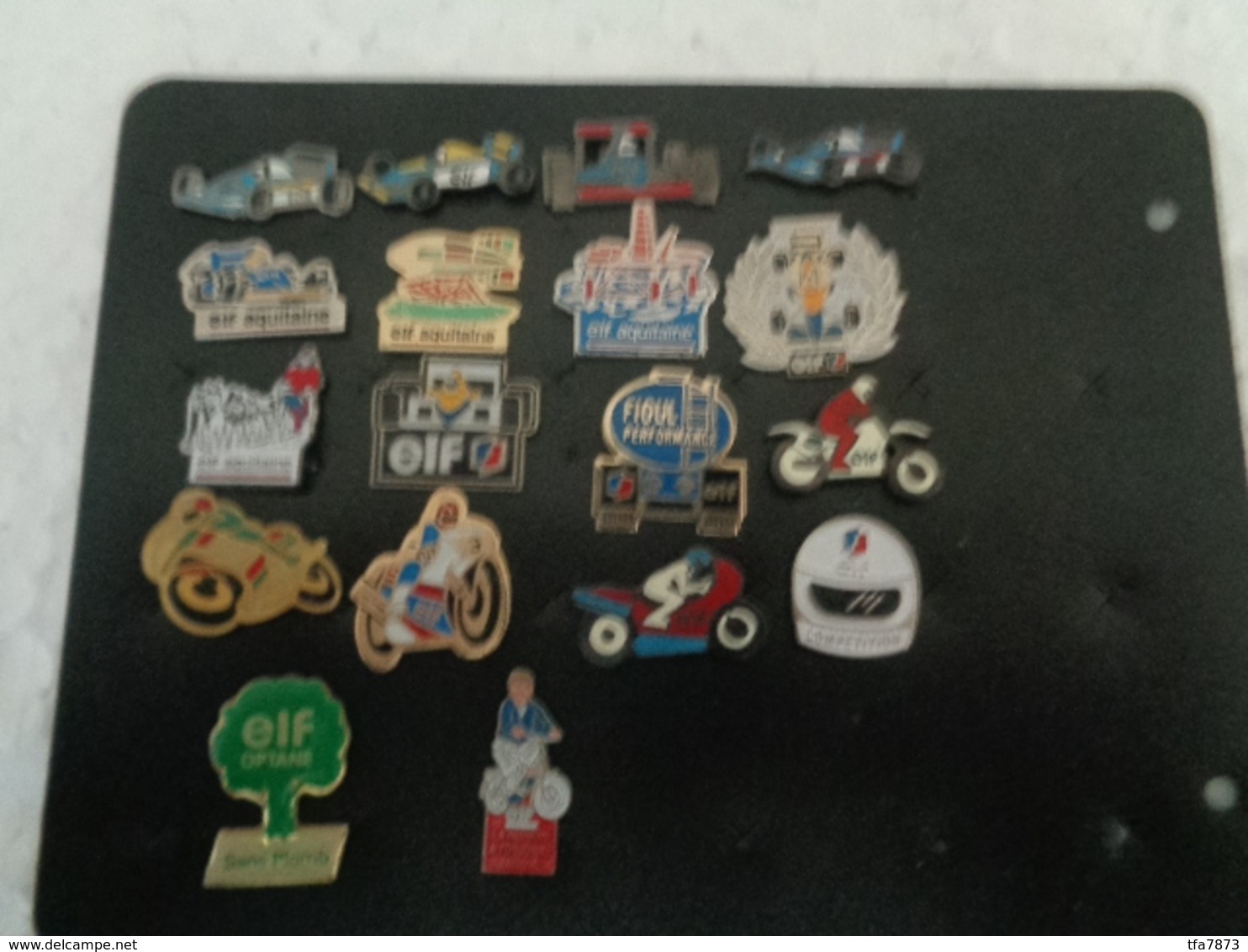 LOT DE 18 PIN'S ELF - Lots