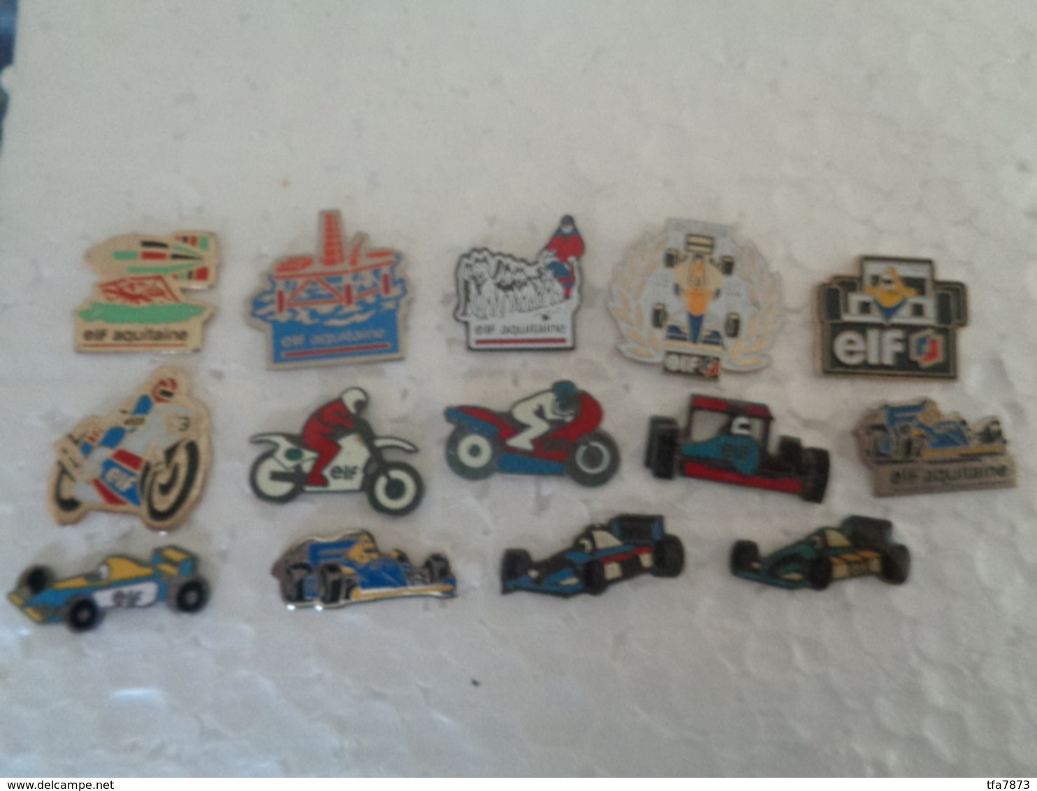 LOT DE 14 PIN'S ELF - Lots