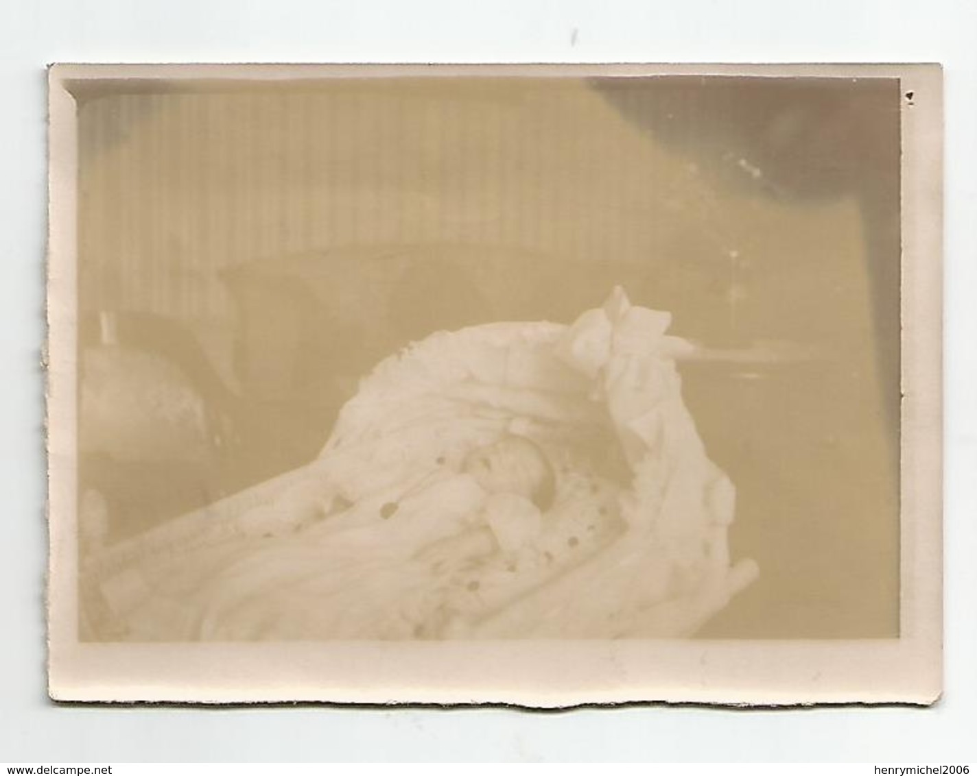 Photographie 74 Haute Savoie -  Annecy Bébé Nommé Née Le 15/04/1924 Morte Décés Le 20/04/1924  Photo 6,2x9 Cm - Persone Identificate