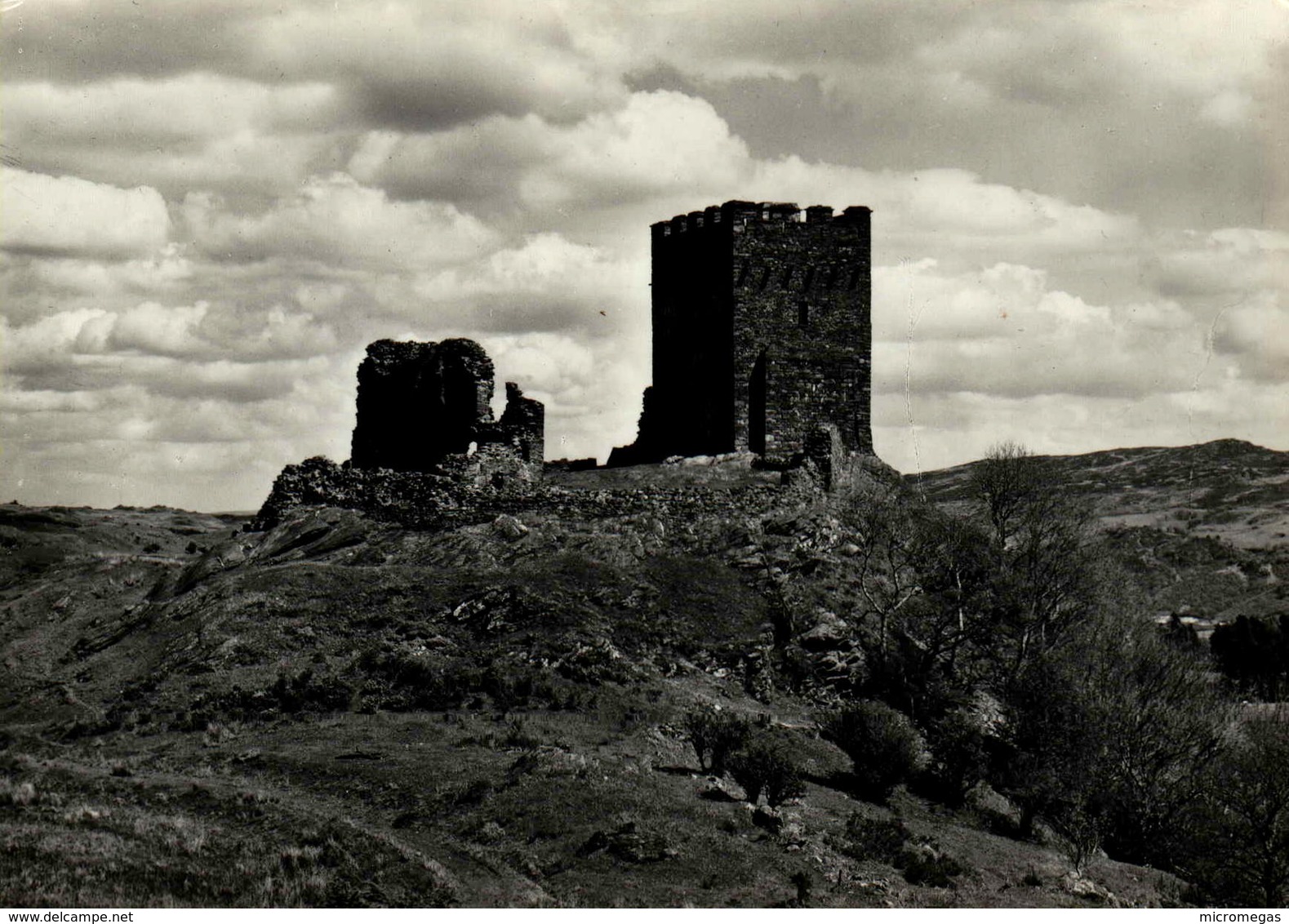 Dolwyddelan Castle, Caernarvonshire - The Keeo - Caernarvonshire