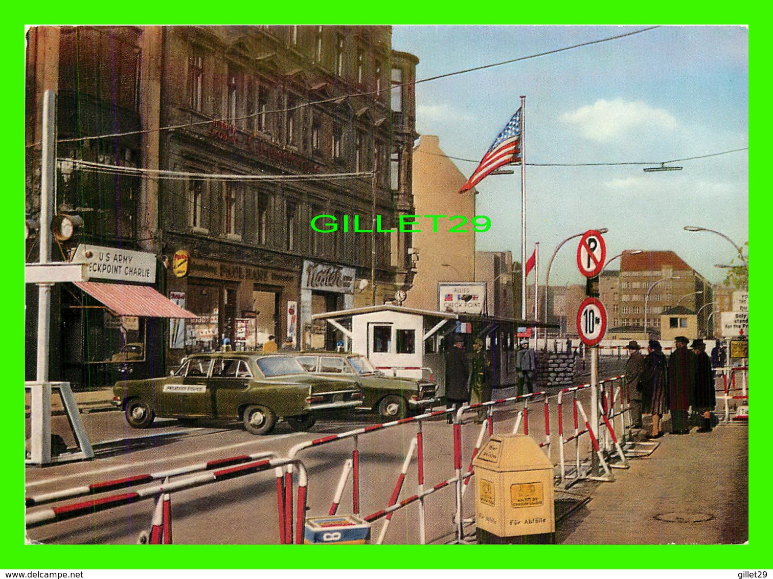 BERLIN, GERMANY - CHECKPOINT CHARLIE - ANIMATED - KUNST UND BILD - ANIMATED WITH SOLDIERS - - Mitte