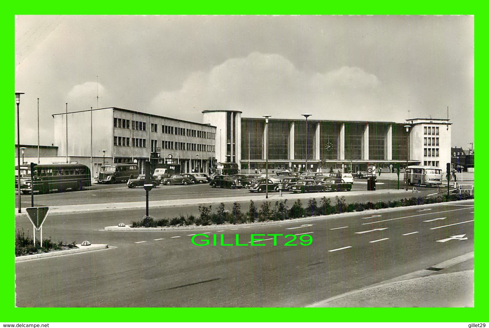 HEIDELBERG, GERMANY - HAUPTBAHNHOF - ANIMATED WITH OLD CARS - - Heidelberg