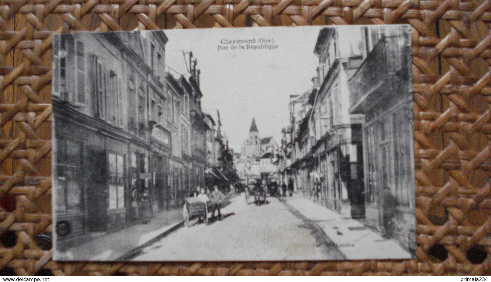 CLERMONT - RUE DE LA REPUBLIQUE - Clermont