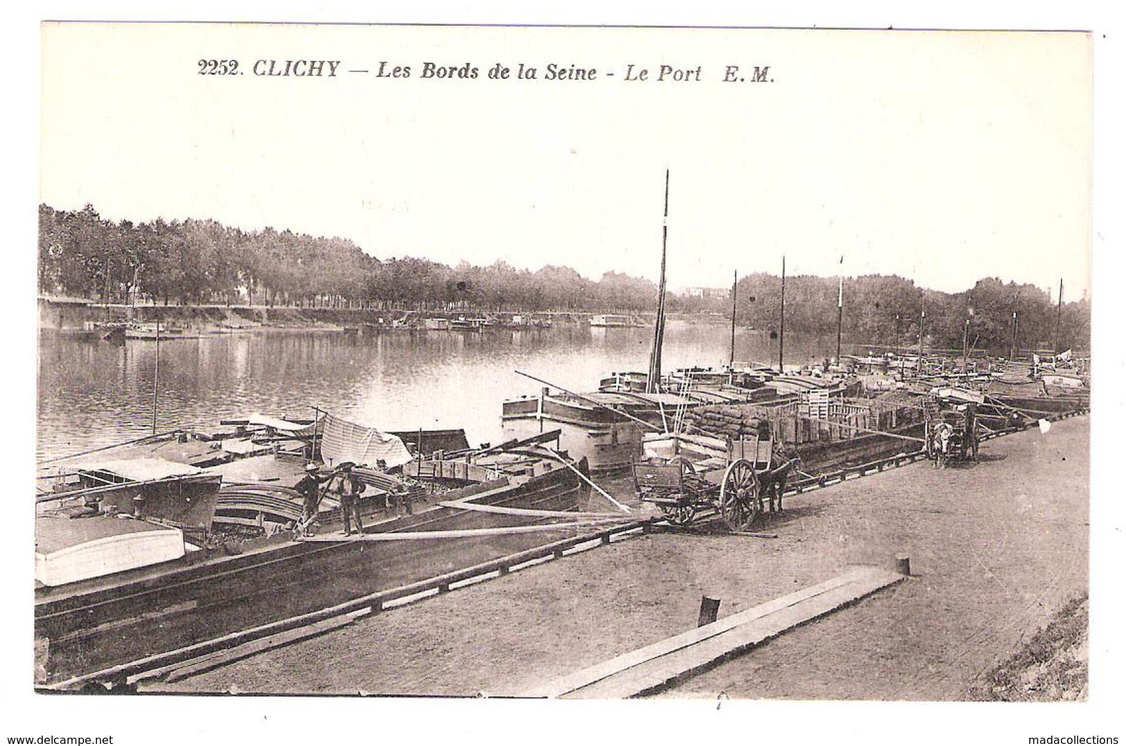 Péniches à Clichy (92)  Les Bords De La Seine - Péniches