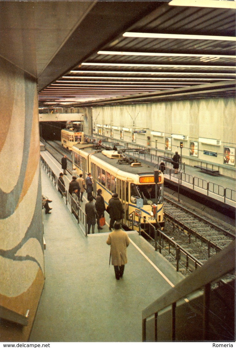 Belgique - Bruxelles - Le Métro - Ligne 2 - Station Luxembourg - Ministère Des Communications Nº 7 - - Transport Urbain Souterrain