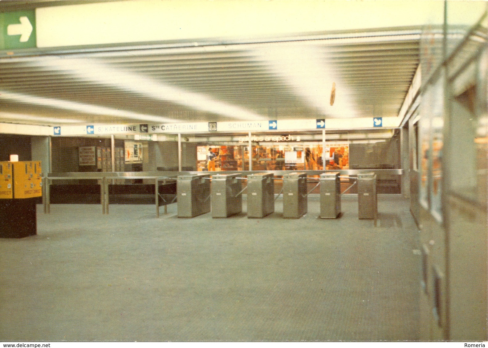 Belgique - Bruxelles - Le Métro - Ligne 1 - Station De Brouckère - Mezzanine - Ministère Des Communications Nº 5 - - Transport Urbain Souterrain